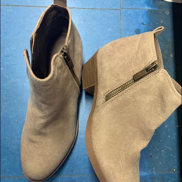 Beige booties - Picture 1 of 1